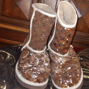UGG Classic Short Sequin Boot Women's Size 7 Gold